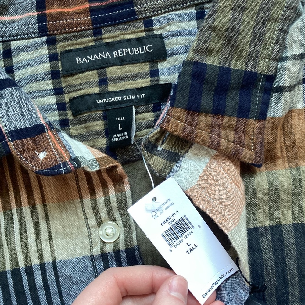 Banana Republic untucked slim fit button up shirt. Size L - Picture 6 of 9